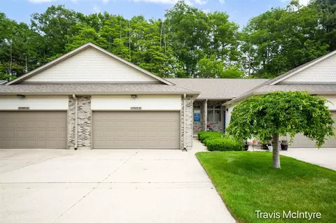 17909 Hidden Dunes #B, Spring Lake, MI 49456