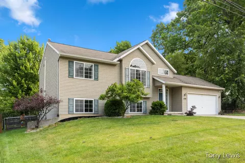 1591 Aberdeen, Grand Rapids, MI 49505