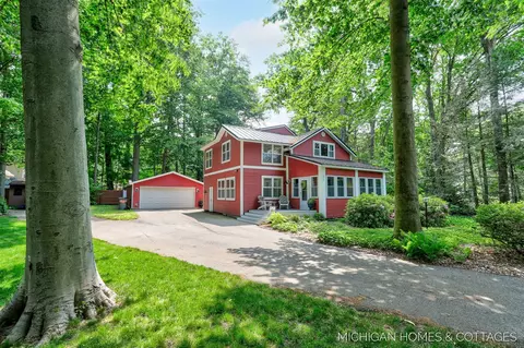 1375 Waukazoo, Holland, MI 49424