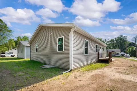 Exterior - 310 Hillview, Buchanan, MI 49107 photo 4 of 5