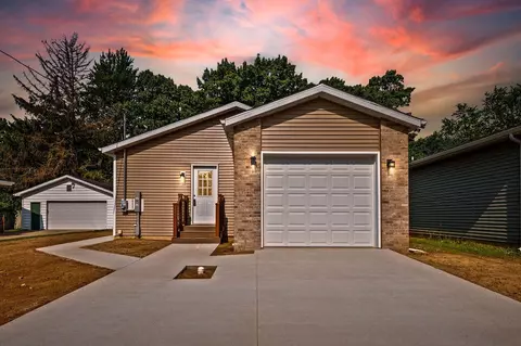 Exterior - 310 Hillview, Buchanan, MI 49107 photo 2 of 5