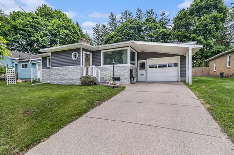 395 4th, Manistee, MI 49660