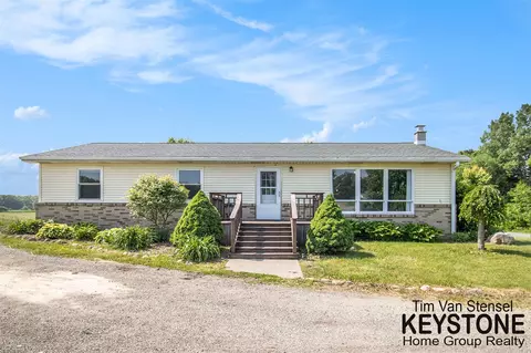 17088 Algoma, Cedar Springs, MI 49319