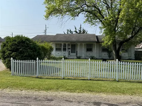 2456 Kurt, Benton Harbor, MI 49022