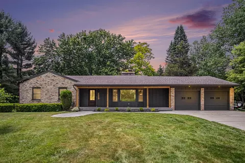 3737 Peach Rdg, Grand Rapids, MI 49544
