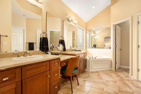 Bath - 111 Arrowhead, Coldwater, MI 49036 photo 2 of 4