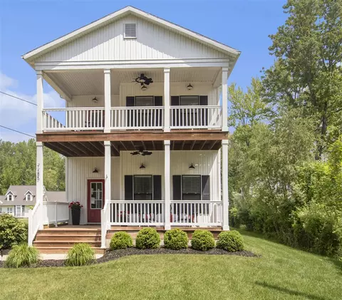 7285 Maple, South Haven, MI 49090