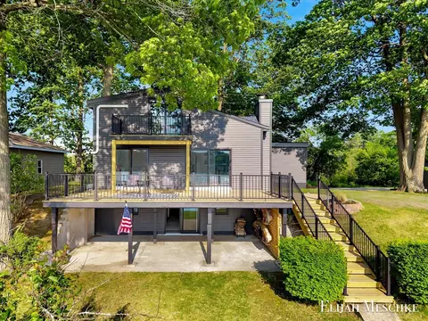 10459 Poplar, Rockford, MI 49341