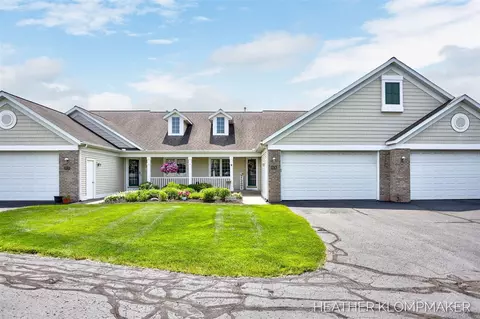 8878 N Peninsula #16, Zeeland, MI 49464