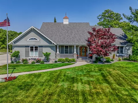 6208 Boulder Ridge Dr NE, Belmont, MI 49306