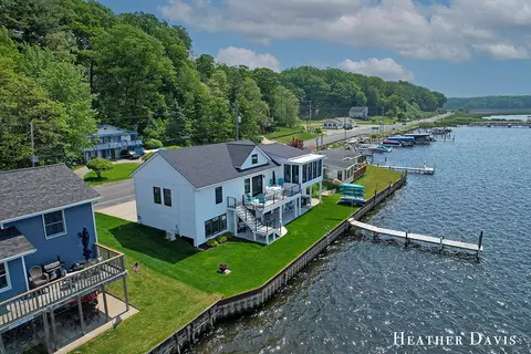 5245 Monroe, Pentwater, MI 49449