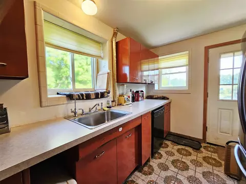 Kitchen - 9159 Moreland, Jerome, MI 49249 photo 2 of 3
