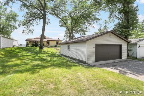 Exterior - 978 E 88th, Newaygo, MI 49337 photo 3 of 11
