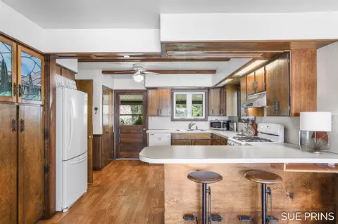 Kitchen - 978 E 88th, Newaygo, MI 49337 photo 2 of 3