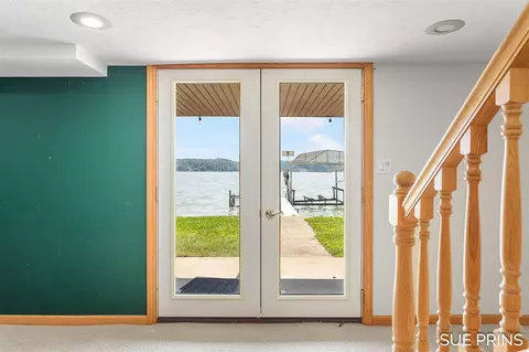 Entry Way - 978 E 88th, Newaygo, MI 49337 photo 3 of 4