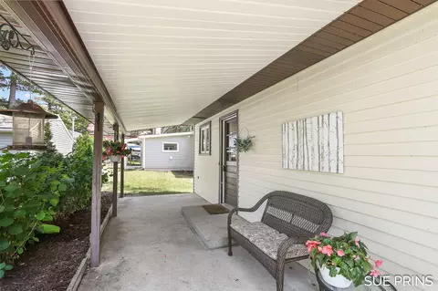 Exterior - 978 E 88th, Newaygo, MI 49337 photo 6 of 11