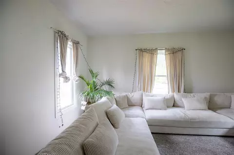 Living - 109 S Hooker, Three Rivers, MI 49093 photo 2 of 2