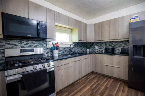 Kitchen - 109 S Hooker, Three Rivers, MI 49093 photo 1 of 2