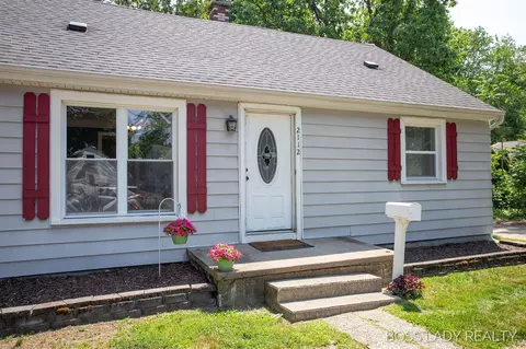 2112 Johanna, Wyoming, MI 49509