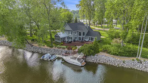 1415 Blackhawk, Benton Harbor, MI 49022