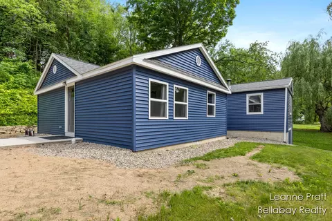 325 Donna, Lake Odessa, MI 48849