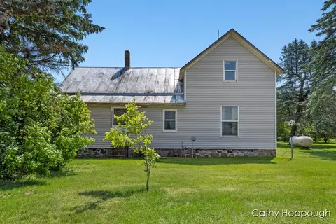 3119 S Hillman, Sidney, MI 48885