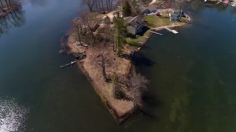 12387 Sunset Pt, Plainwell, MI 49080