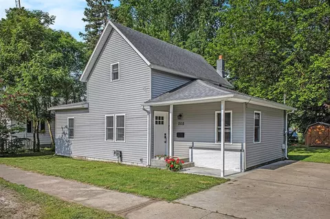 208 S East, Hartford, MI 49057