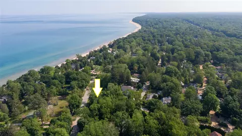 15853 Lakeshore, Union Pier, MI 49129