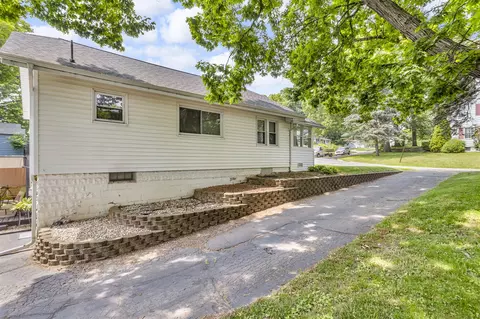 741 Lawrence, Jackson, MI 49203 photo 7