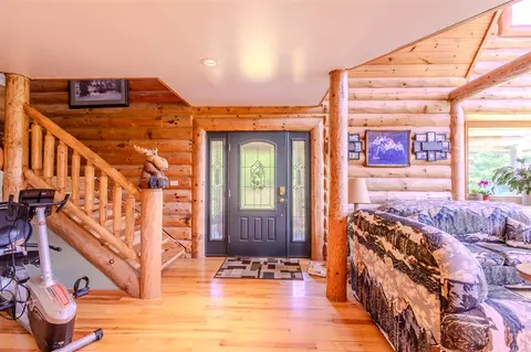 Entry Way - 7111 Gilbert, Pittsford, MI 49271 photo 1 of 2