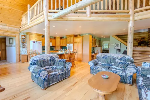 Living - 7111 Gilbert, Pittsford, MI 49271 photo 2 of 3