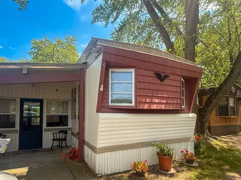 8758 S Old Oak, Newaygo, MI 49337