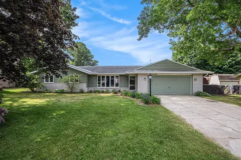 2418 Fountain, Stevensville, MI 49127