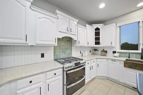 Kitchen - 874 Pinecrest, Dexter, MI 48130 photo 3 of 5