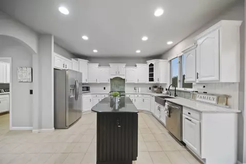 Kitchen - 874 Pinecrest, Dexter, MI 48130 photo 2 of 5