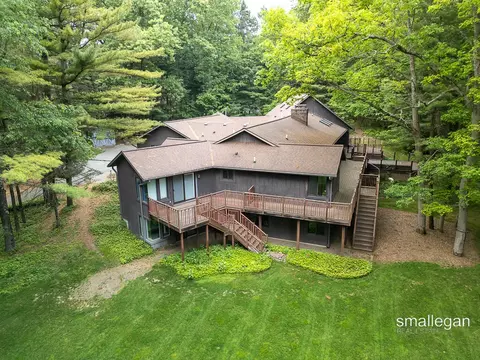 550 Greentree, Ada, MI 49301