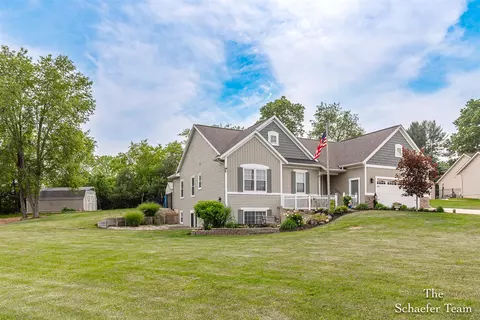 923 Soren, Lowell, MI 49331