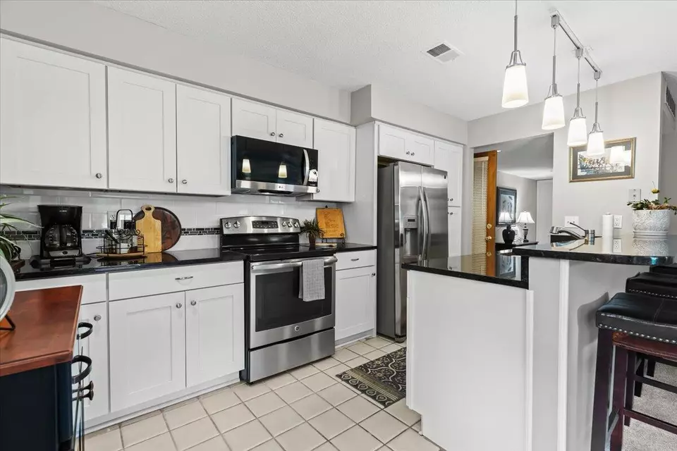 Kitchen - 21112 Boulder, Northville, MI 48167 photo 1 of 2