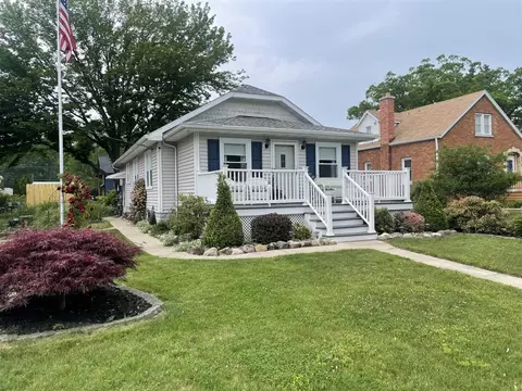 108 S Berrien, New Buffalo, MI 49117