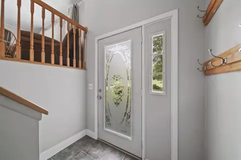 Entry Way - 4787 Hooks Ml, Adrian, MI 49221 photo 1 of 3