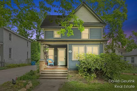 608 Trowbridge, Allegan, MI 49010