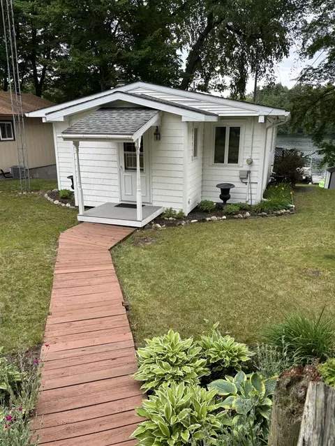 8870 W School Section Lk, Mecosta, MI 49332