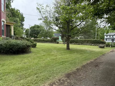 Exterior - 520 W Capital, Bellevue, MI 49021 photo 3 of 11