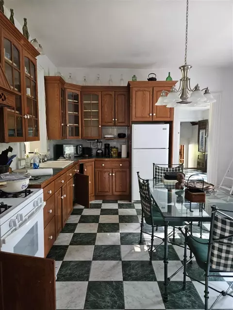 Kitchen - 520 W Capital, Bellevue, MI 49021 photo 2 of 2