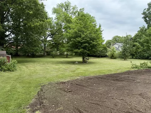 Exterior - 520 W Capital, Bellevue, MI 49021 photo 10 of 11