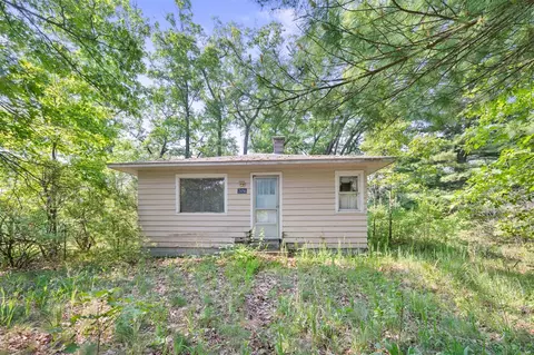 2456 Woodland Lake Dr, Bitely, MI 49309