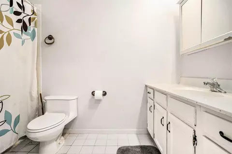 Bath - 6958 Paddock, Jackson, MI 49201 photo 2 of 3
