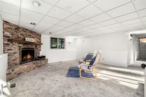 Living - 6958 Paddock, Jackson, MI 49201 photo 3 of 3