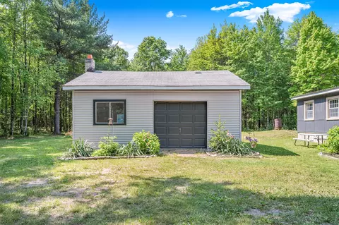 283 W 16th St, Baldwin, MI 49304 photo 4